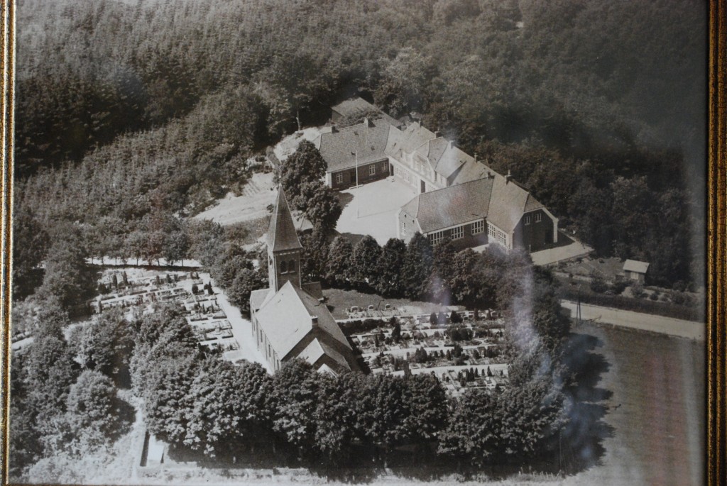 Bredballe Kirke og Centralskole ca. 1950